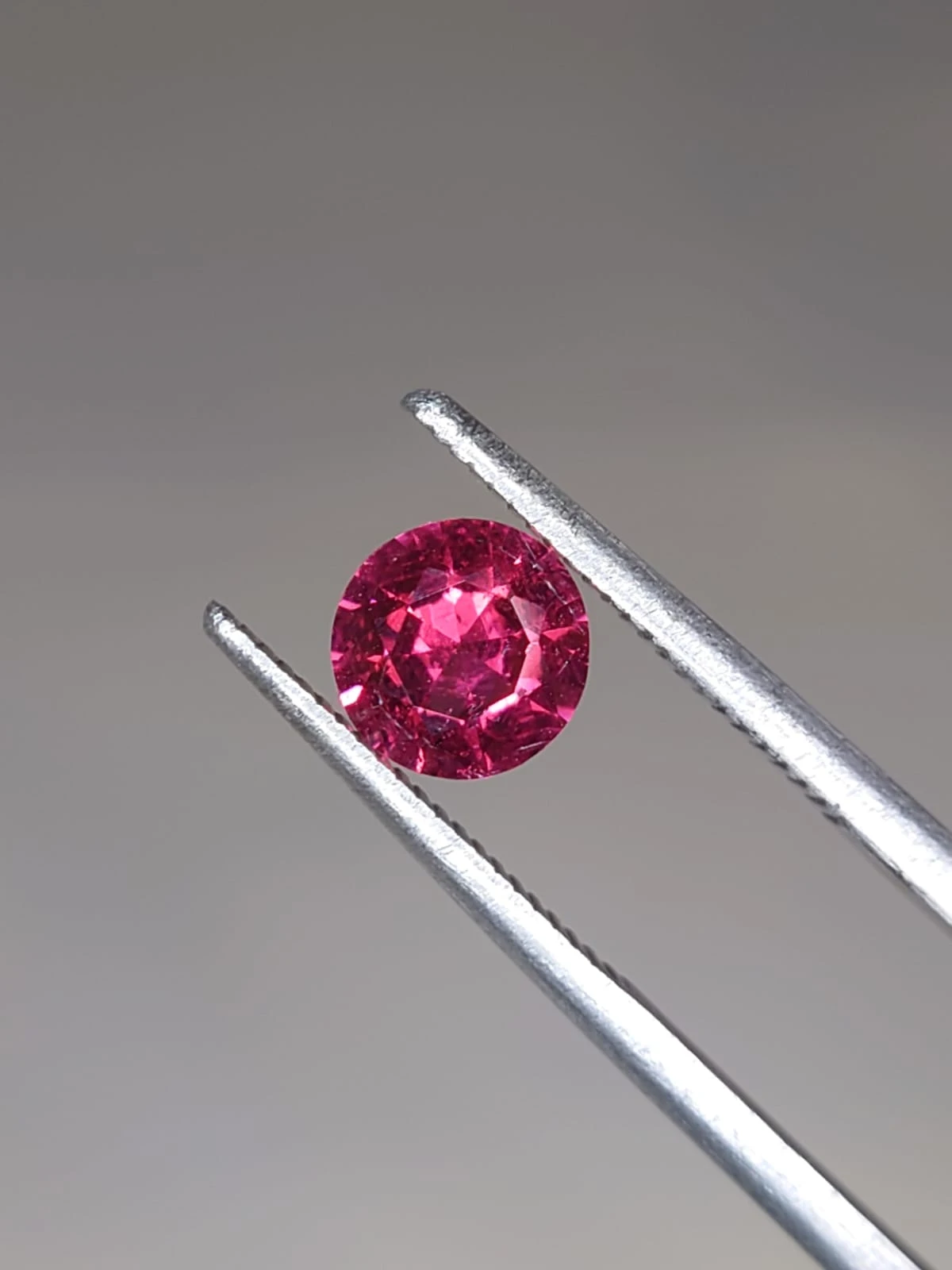 0.89ct natural Malaya Garnet Round Cut From — view 5